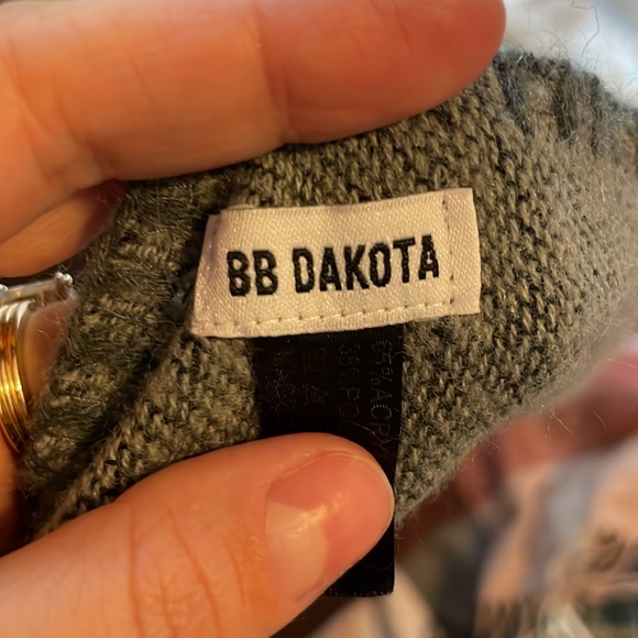 Bundle of 3 scarf shawls - Francescas, BB Dakota Lauren Conrad - Picture 2 of 9